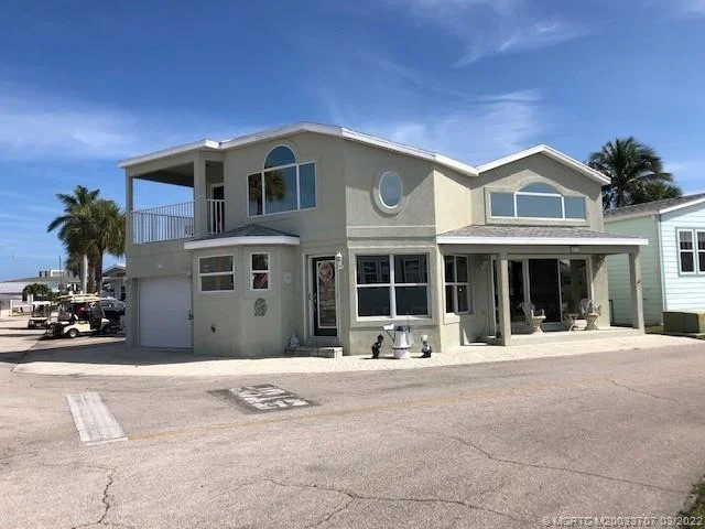 Photo of 877 Nettles Boulevard