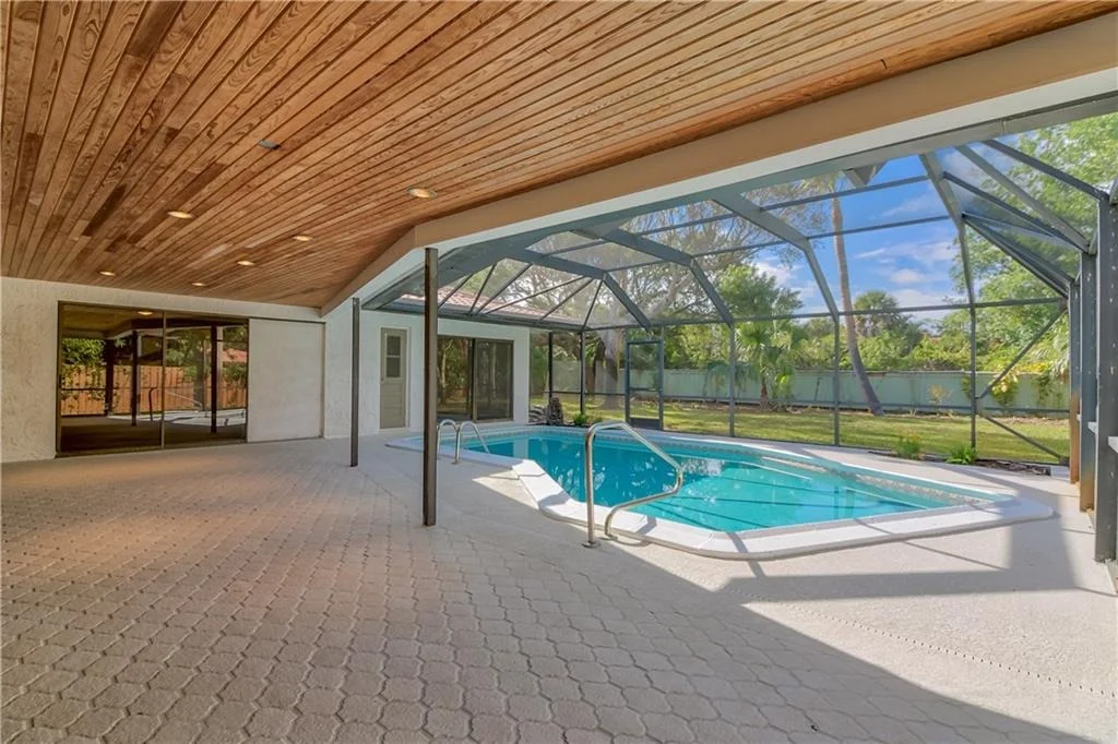 Photo of 6 Copaire Drive