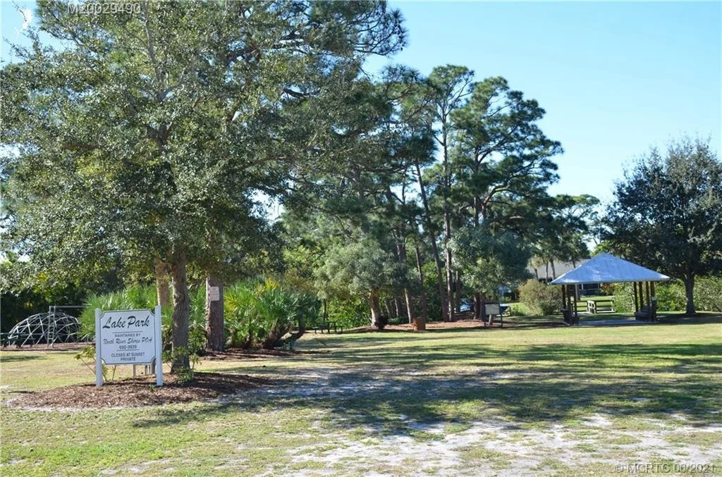 Photo of 1360 NW Lakeside Trail