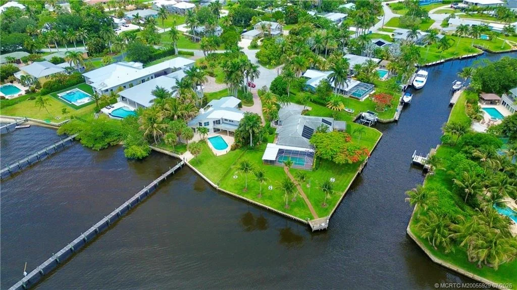 Photo of 1910 NW Cove Circle
