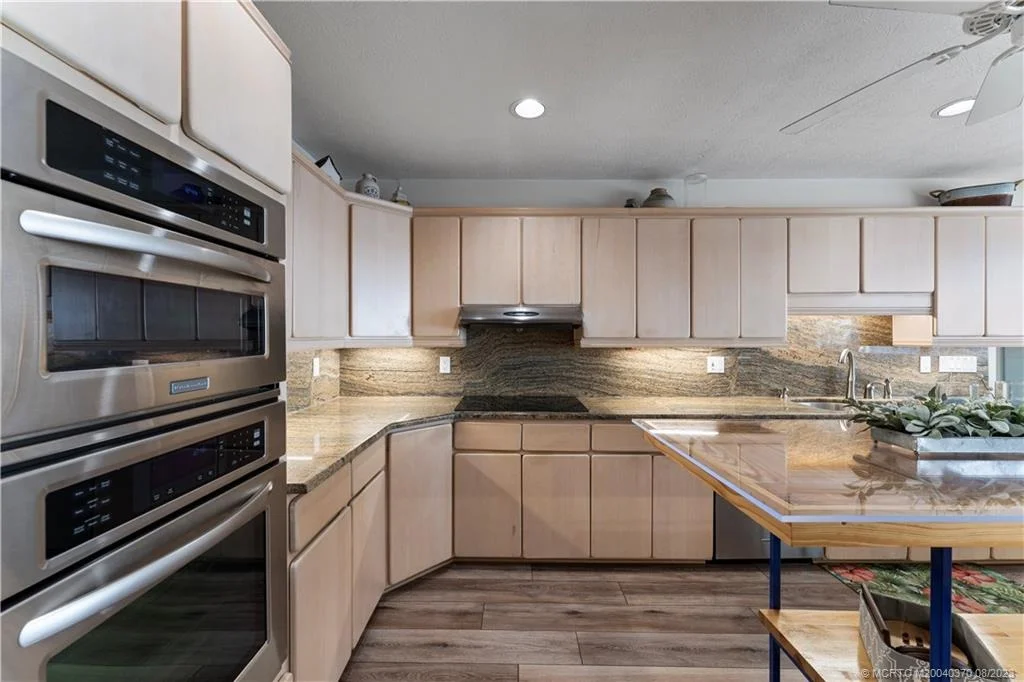 Photo of 711 NW Sunset Drive