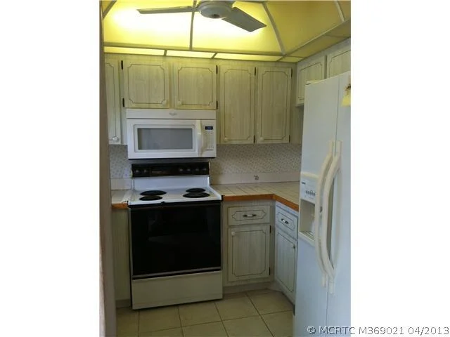 Photo of Unit 5 at 2950 SE Ocean Boulevard
