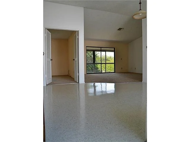 Photo of Unit 210 at 800 NW Fork Road