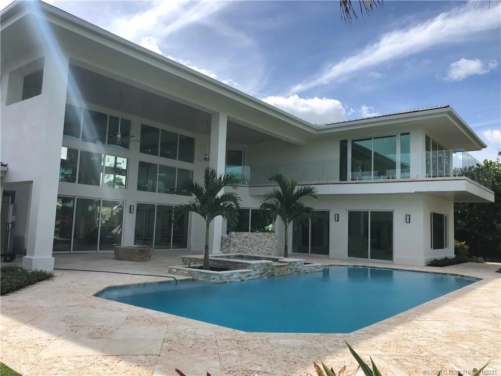 Photo of 6721 SE Harbor Circle