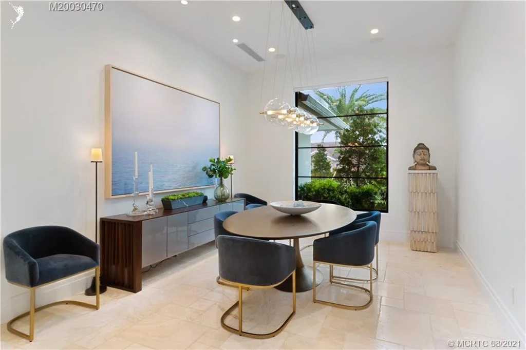 Photo of 6621 SE Harbor Circle