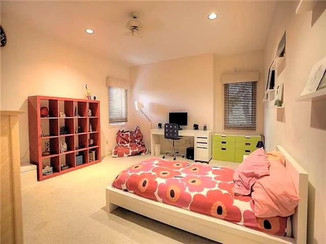 Photo of 8 Knowles Road