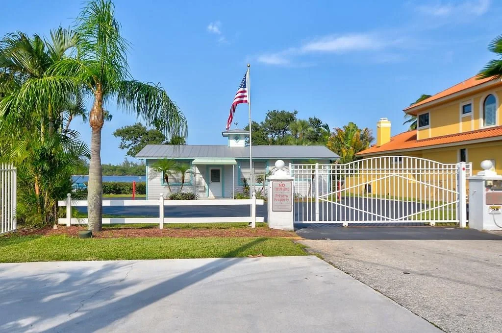 Photo of 5124 SE Horseshoe Point Road