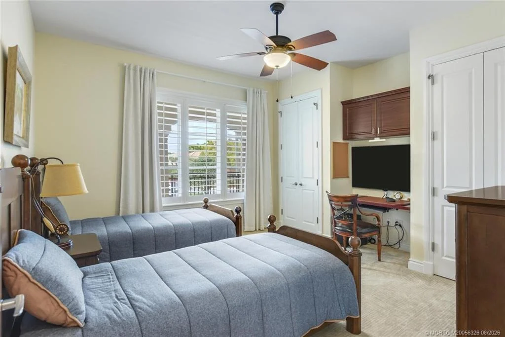 Photo of 952 SE Willoughby Trace