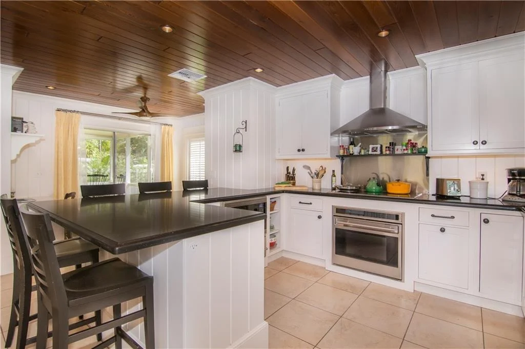Photo of 309 SE Pelican Drive