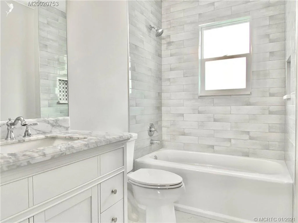 Photo of 1126 NE Post Oak Way