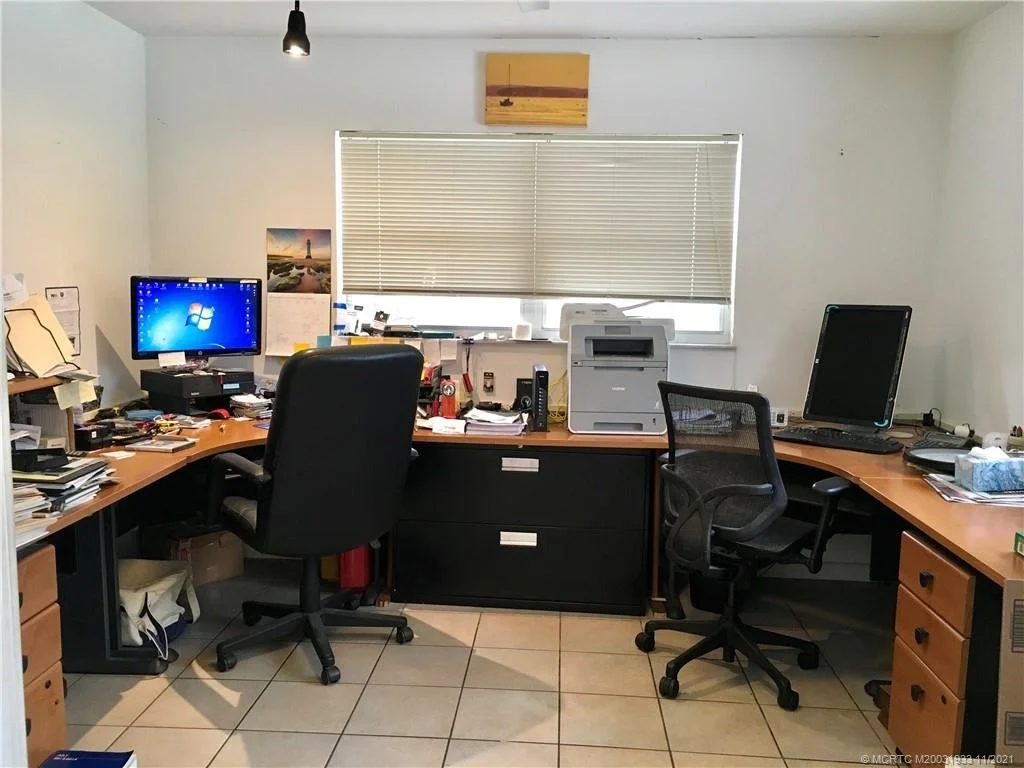 Photo of 702 NW Sunset Drive