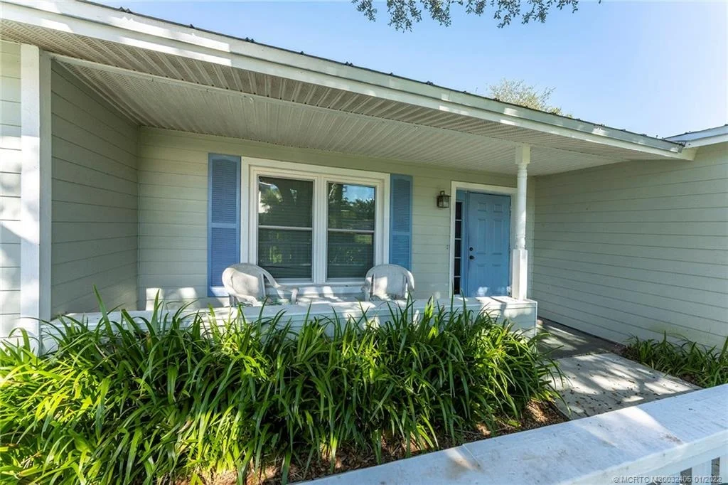 Photo of 338 SW Winnachee Drive