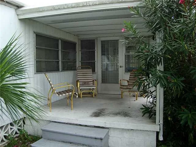 Photo of 240 SE Trafalgar Terrace
