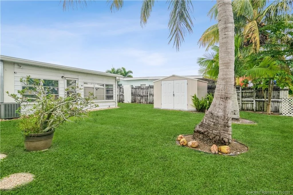 Photo of 123 SW Hideaway Place
