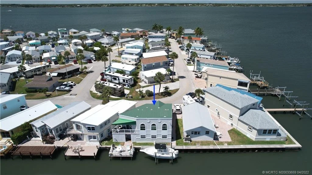 Photo of 16 Nettles Boulevard