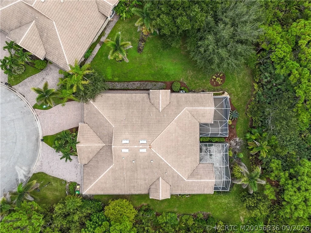 Photo of 480 NW Red Pine Way