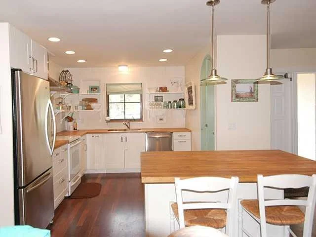 Photo of 723 SE PARKWAY Drive