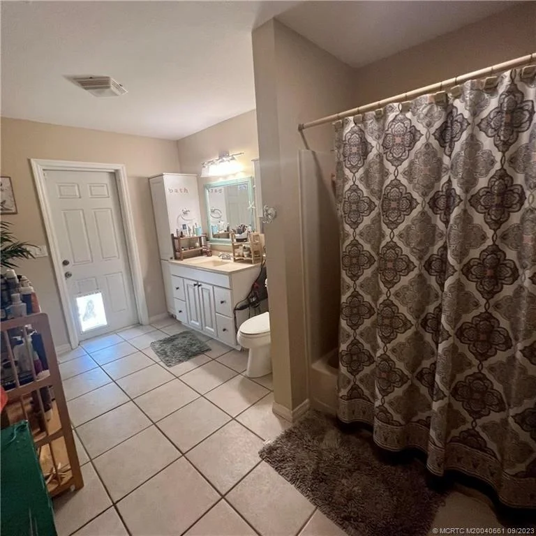 Photo of 1296 NE Oceanview Circle