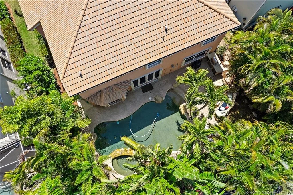Photo of 1100 Lakeshore Drive