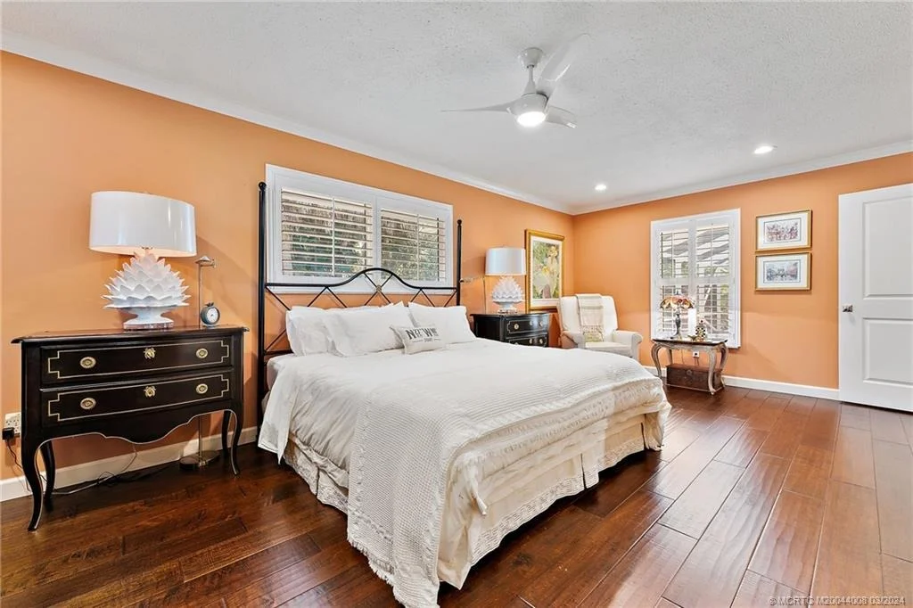 Photo of 333 SE Oriole Avenue