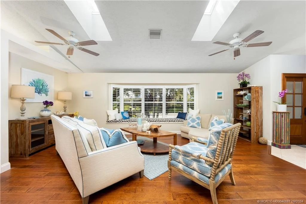 Photo of 6 Pineapple Lane