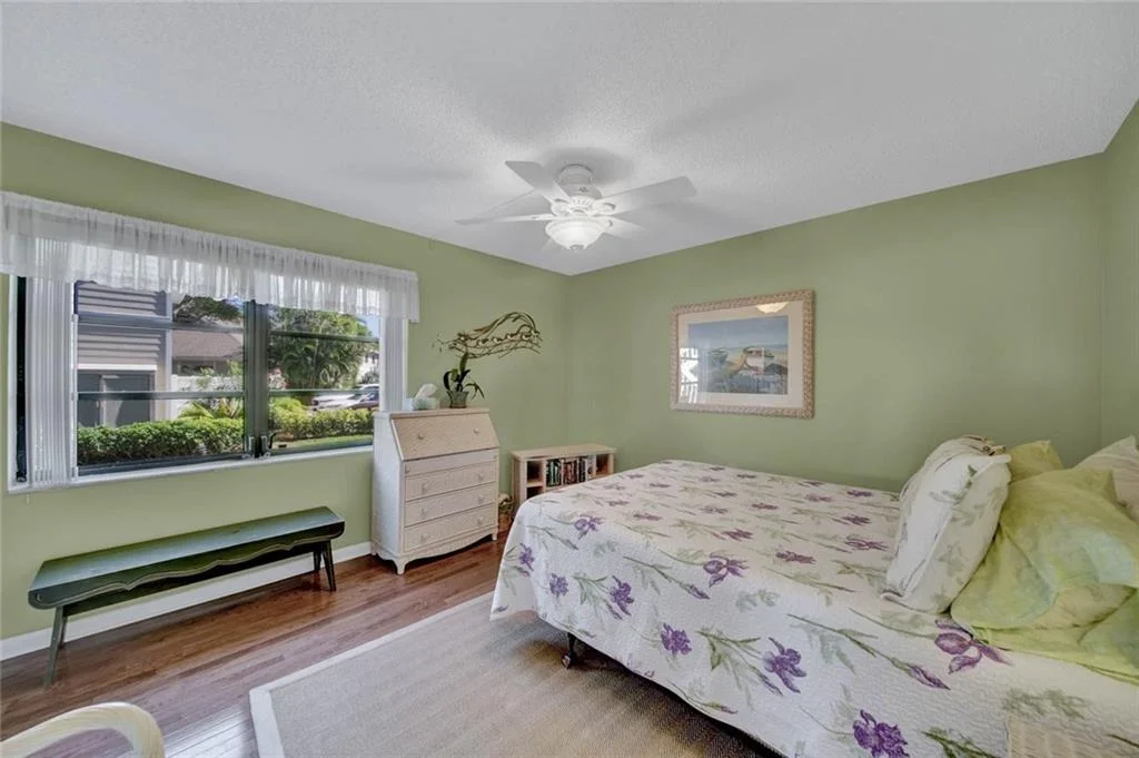 Photo of 333 NE Golfview Circle
