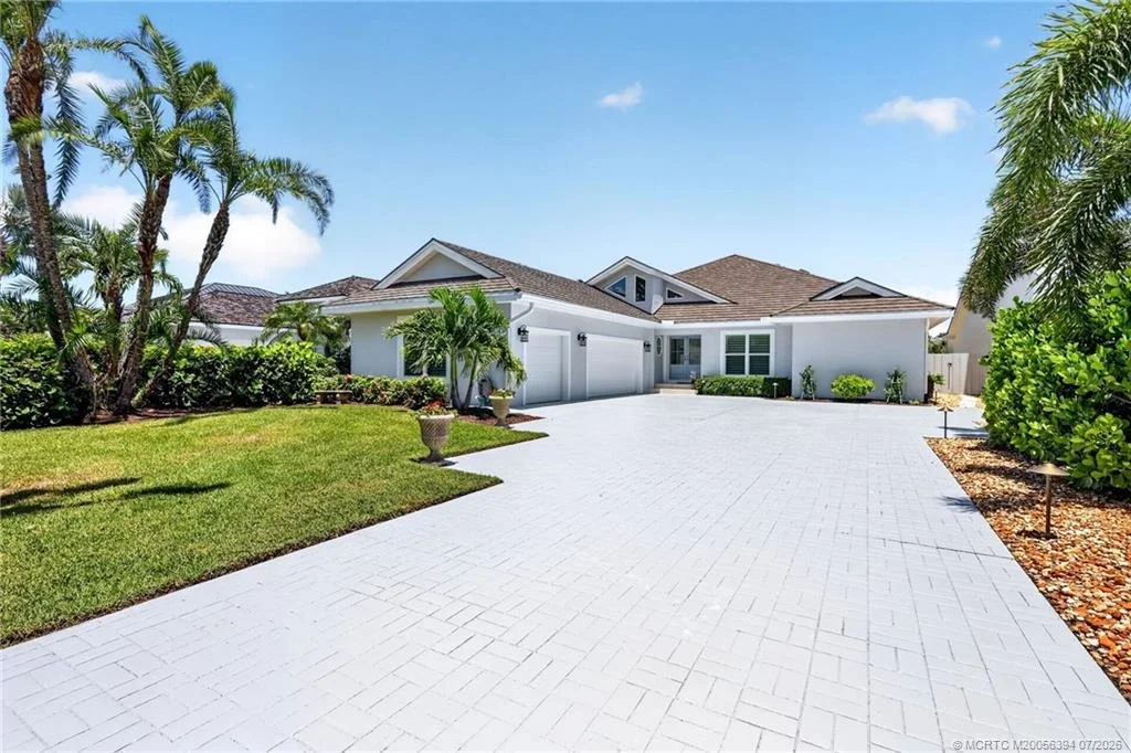 Photo of 6943 SE Harbor Circle