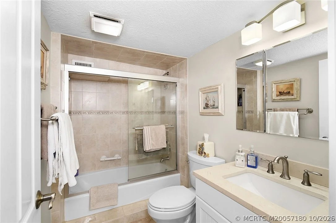 Photo of 4 Nettles Boulevard