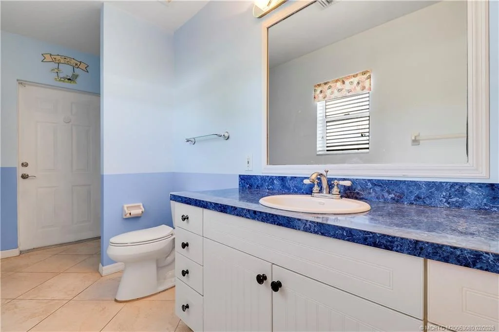 Photo of 5439 SE Horseshoe Point Road