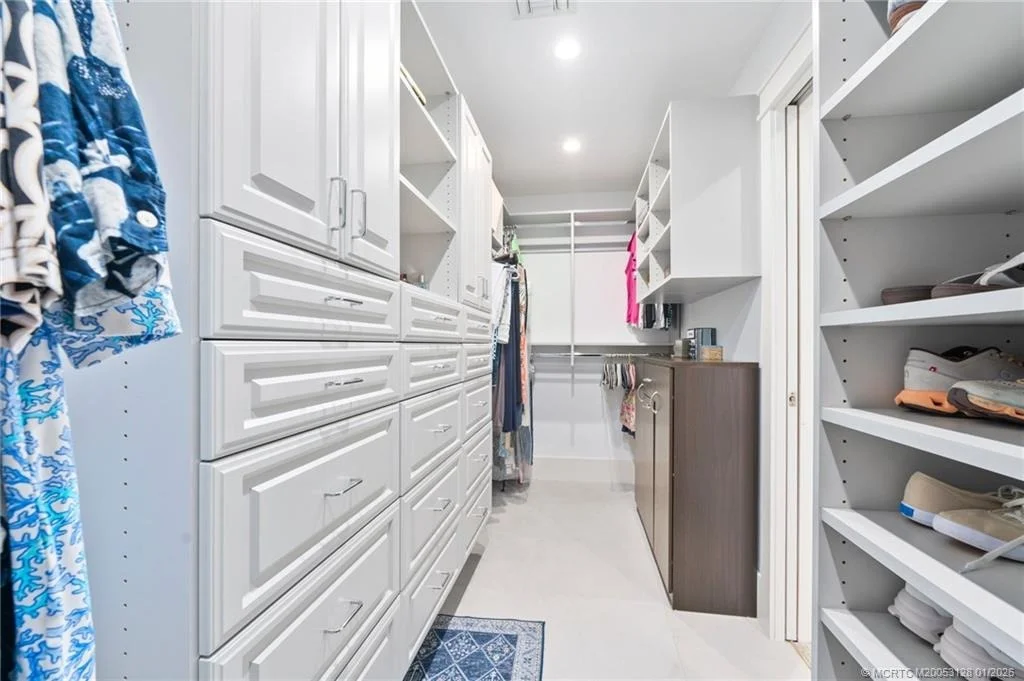 Photo of 6460 SE Harbor Circle