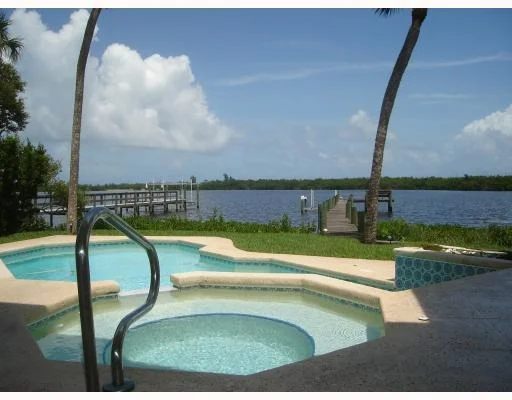 Photo of 4000 NE JOES POINT Road