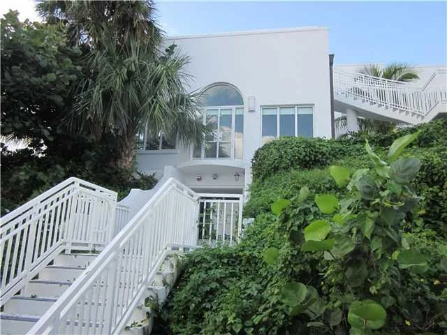 Photo of 6 OAK HILL Way