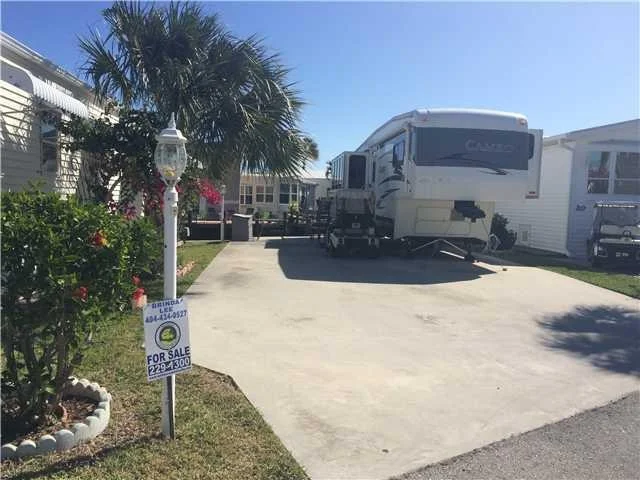 Photo of 19 Nettles Boulevard
