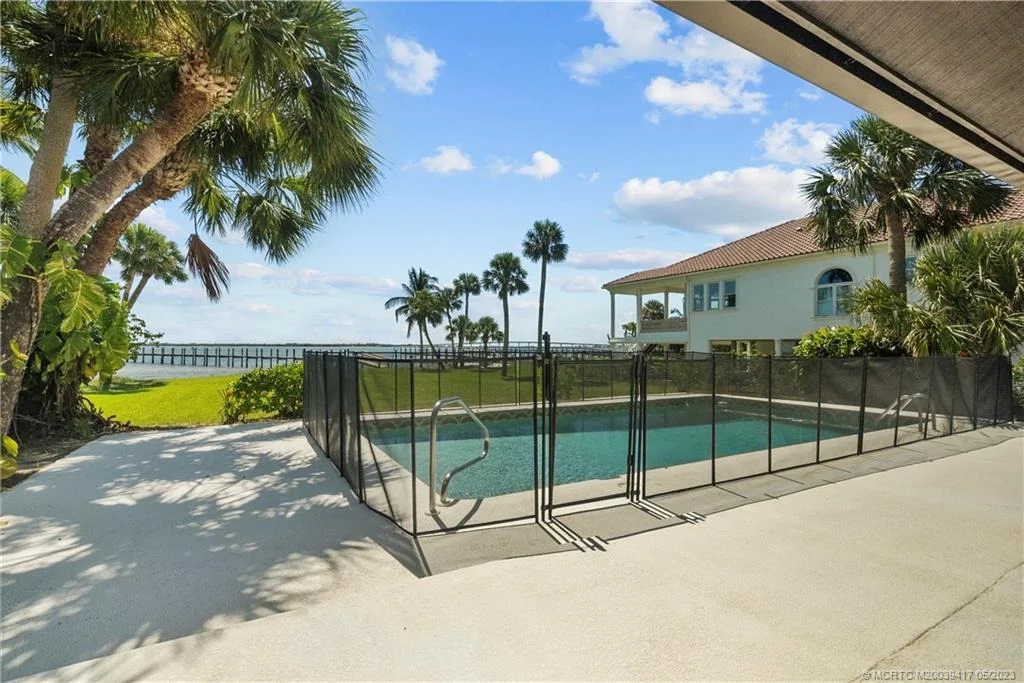 Photo of 104 N Sewalls Point Road