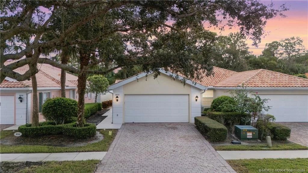 Photo of 900 SW Balmoral Trace