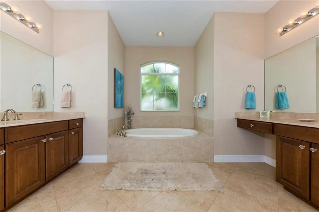 Photo of 455 SW Lost River Road