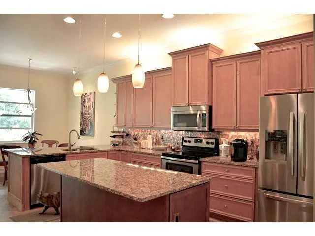 Photo of 2484 NW Hummingbird Circle