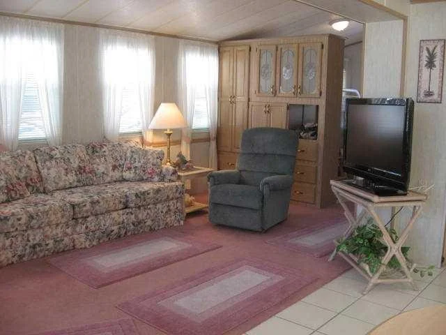 Photo of 344 NETTLES Boulevard