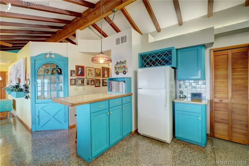 Photo of 2425 NE Gardner Terrace