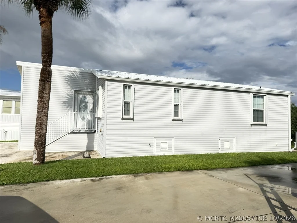 Photo of 1033 Nettles Boulevard