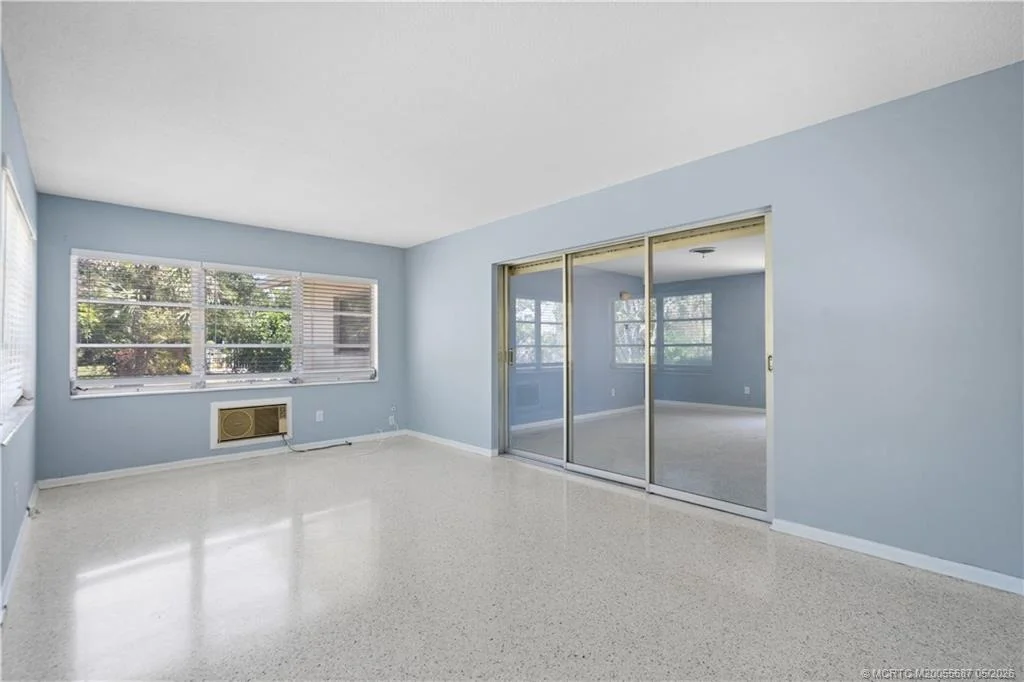 Photo of 391 SE Edgewood Drive
