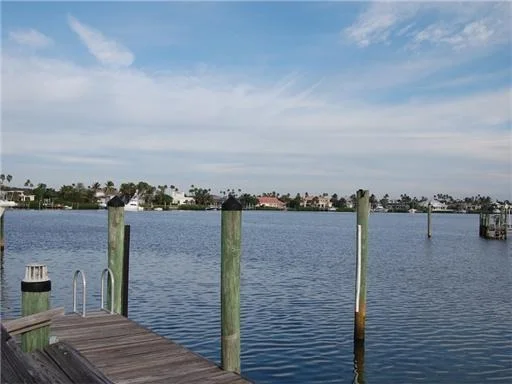 Photo of 6982 SE HARBOR Circle