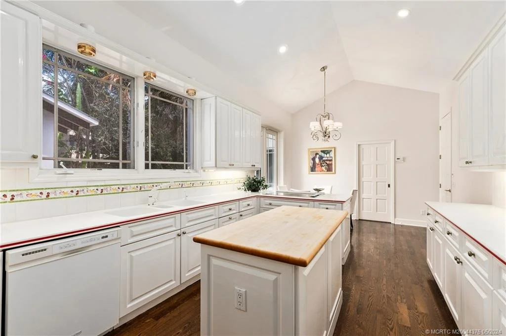 Photo of 12 Oakwood Drive
