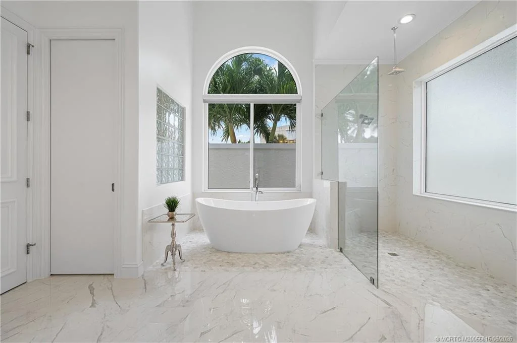 Photo of 2925 SE Dune Drive