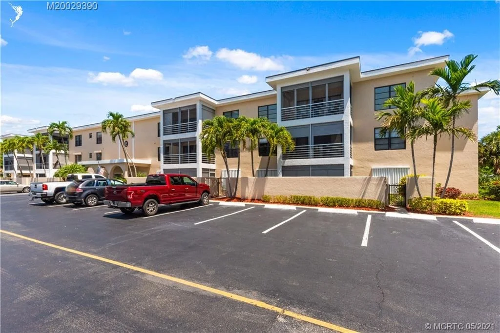 Photo of Unit 203E at 300 N Highway A1A