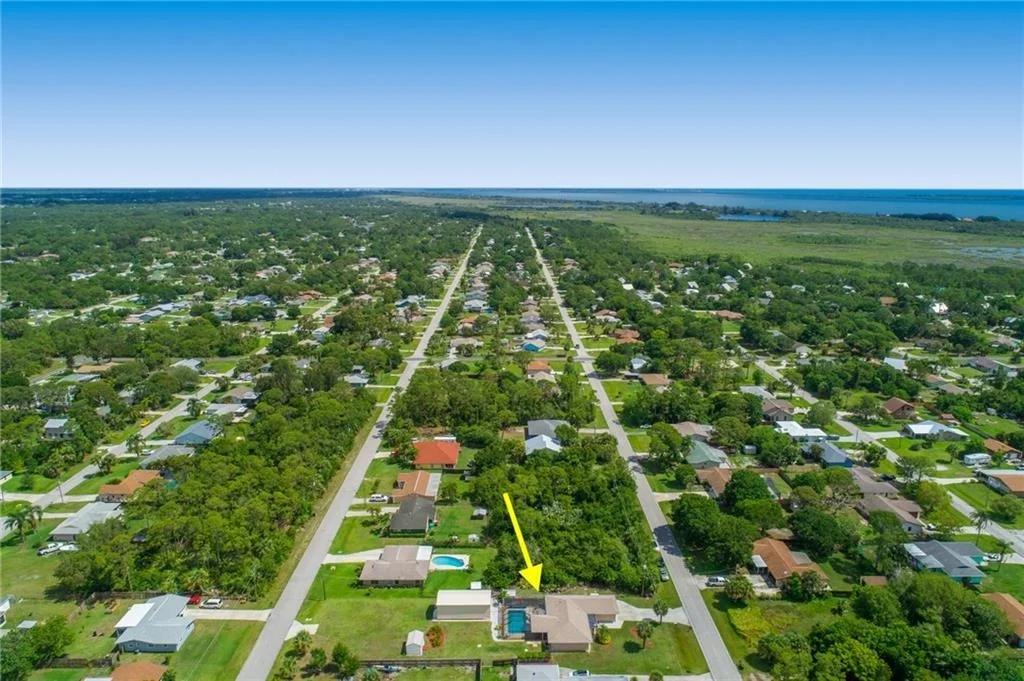 Photo of 5715 Sunset Boulevard