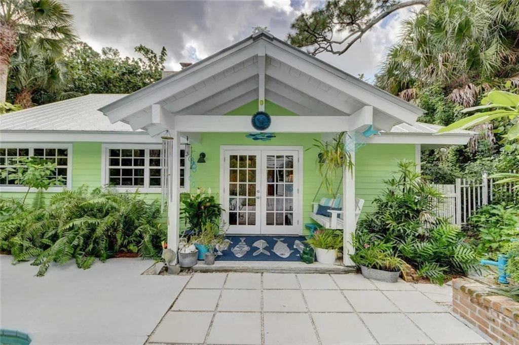 Photo of 512 SE Coconut Avenue
