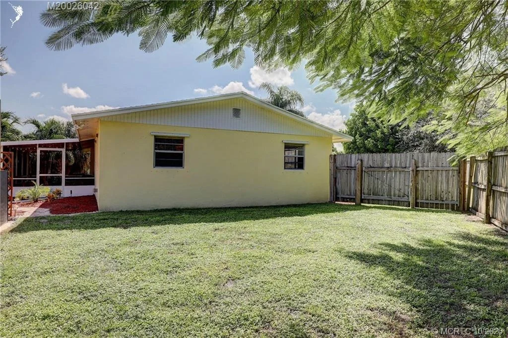 Photo of 1123 SE Alamanda Lane