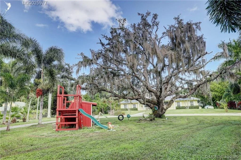 Photo of 1055 SE Salerno Road