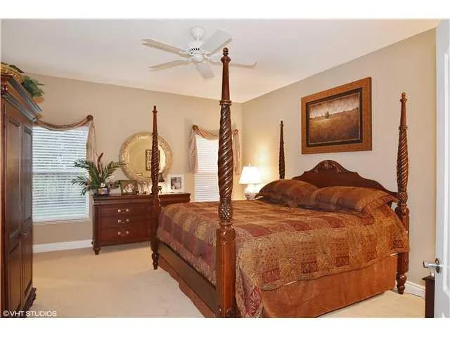 Photo of 825 SE Riverside Drive